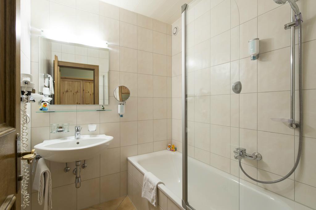 Alpenhotel Valluga Zürs Zimmer foto